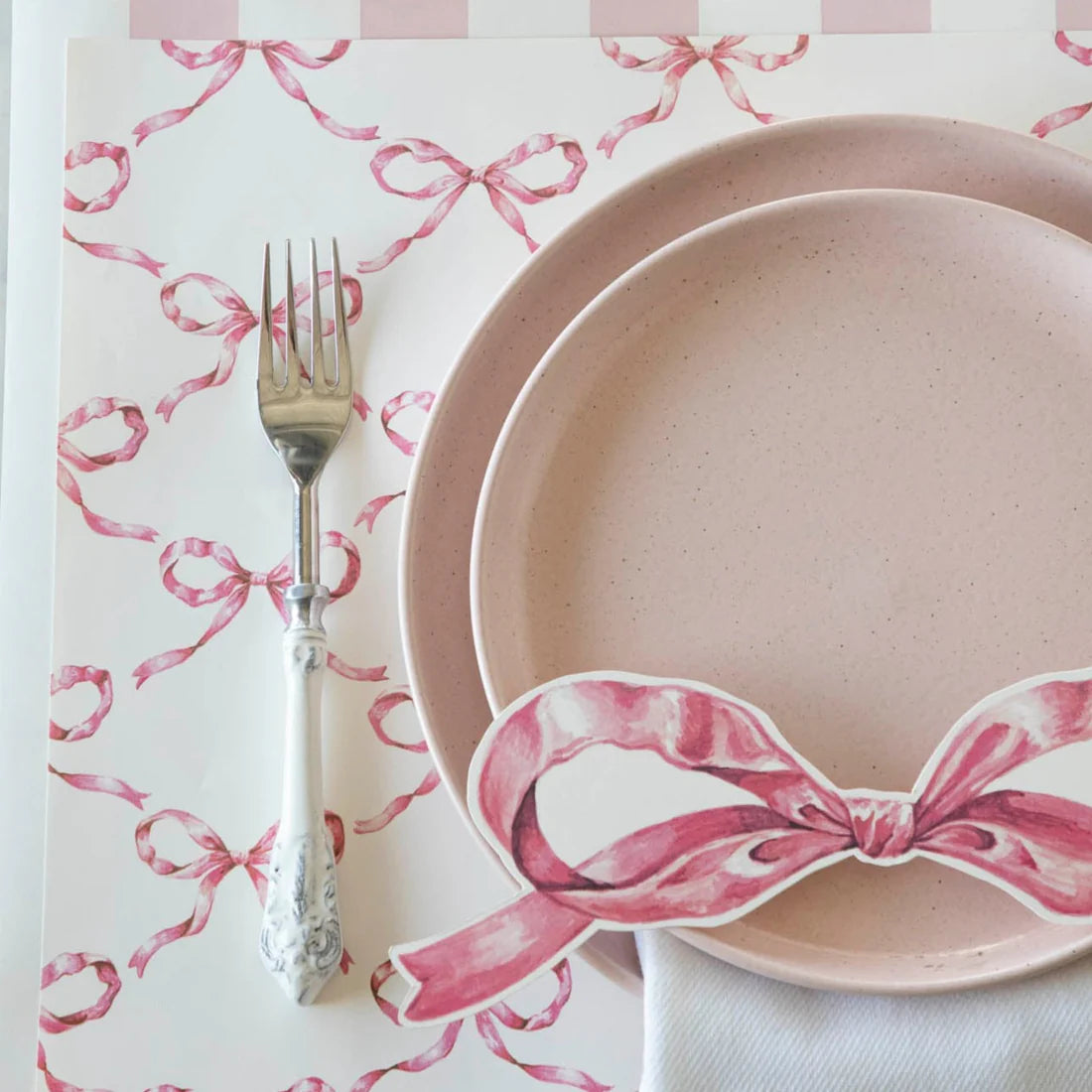 PinkBowwithpinkandseafoamrunner_web-12.jpg